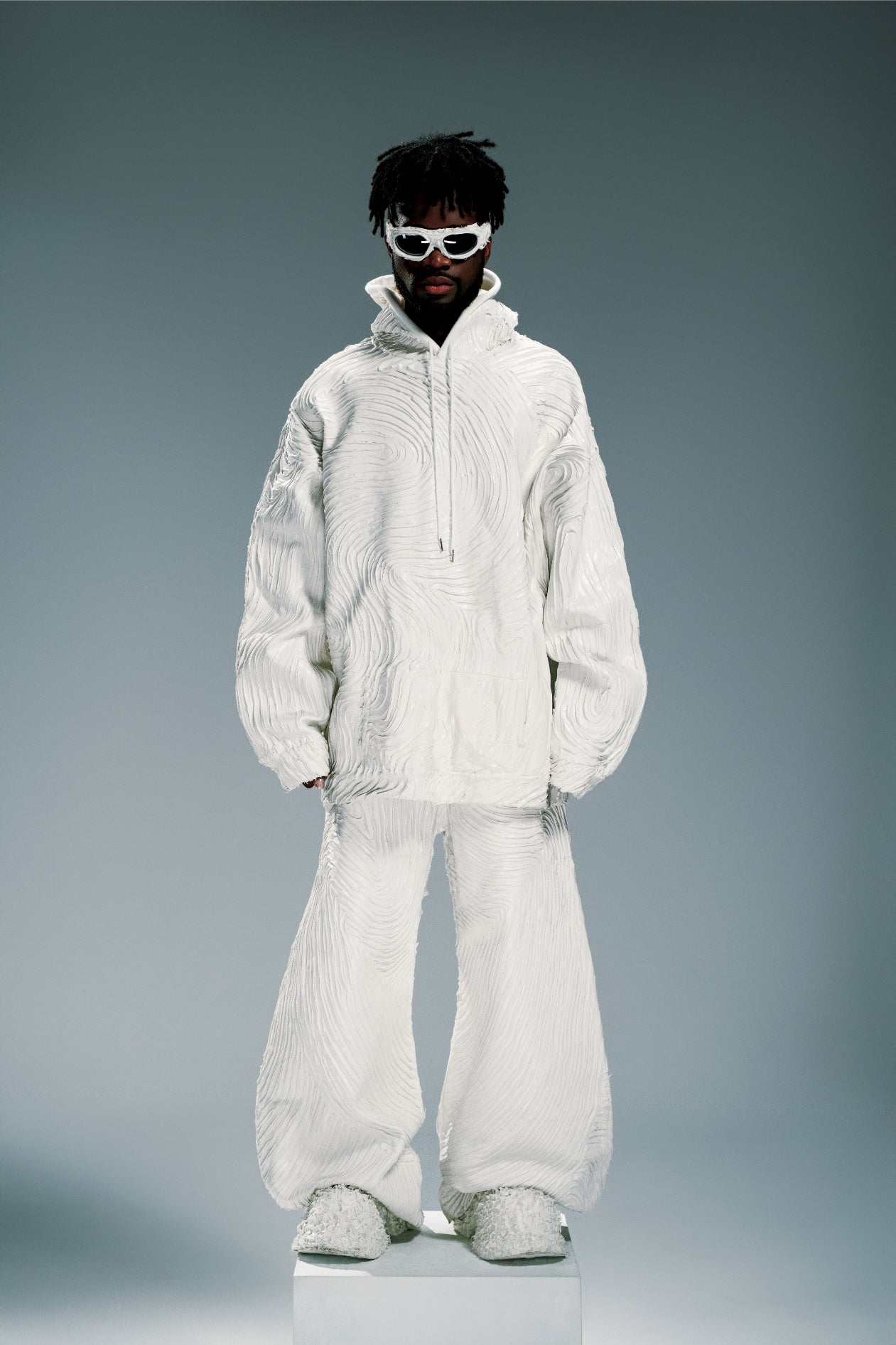 栗子Lizii🌰AWHM-003 Volt Shell Hoodie – White