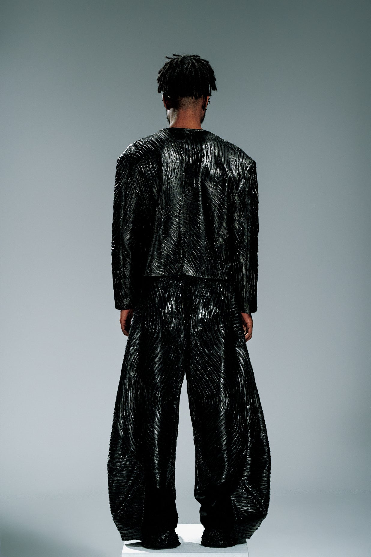 AWJM-005 Volt Shell Jacket – Obsidian