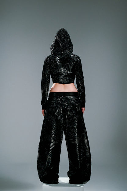 AWJW-002 Volt Shell Crop – Obsidian
