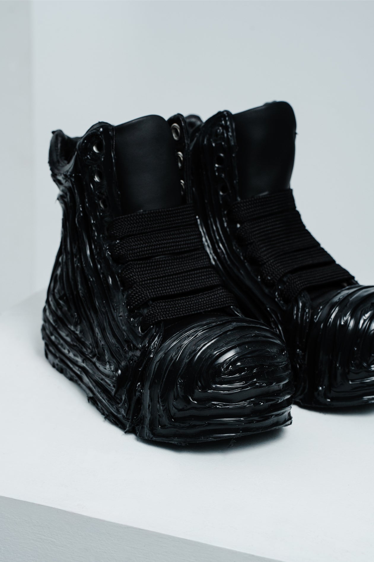 AWS-004 Obsidian Volt High